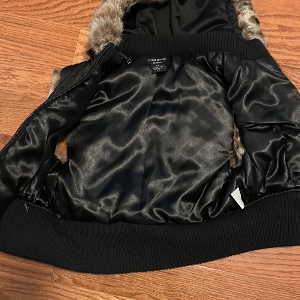 Vest - Picture 4 of 5